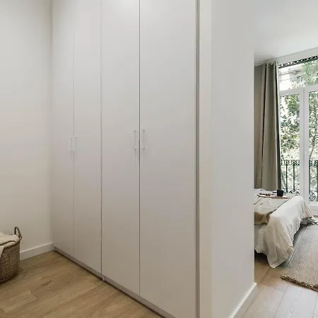 Apartamento Pontone - 2 Bedrooms And Balcony In Eixample Dreta