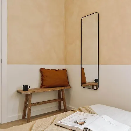 Pontone - 2 Bedrooms And Balcony In Eixample Dreta Appartement Barcelona