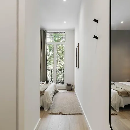 Pontone - 2 Bedrooms And Balcony In Eixample Dreta شقة برشلونة