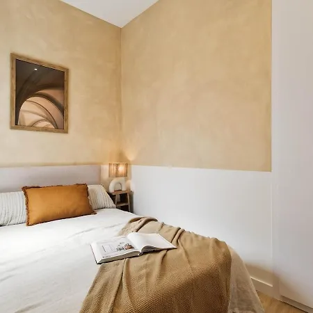 Pontone - 2 Bedrooms And Balcony In Eixample Dreta Appartement