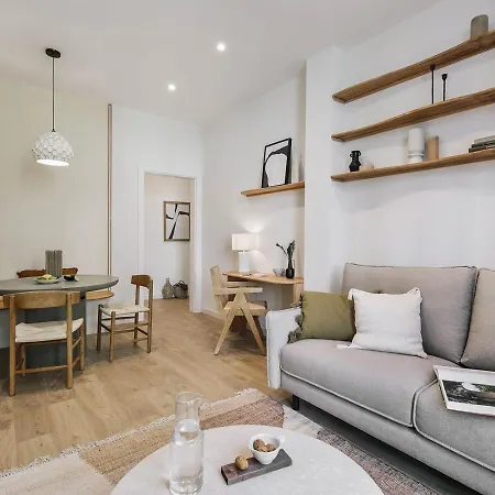 Pontone - 2 Bedrooms And Balcony In Eixample Dreta Appartement
