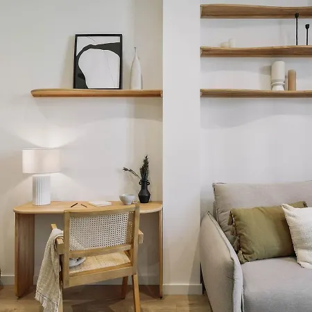 Apartment Pontone - 2 Bedrooms And Balcony In Eixample Dreta Barcelona