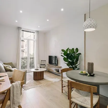 Pontone - 2 Bedrooms And Balcony In Eixample Dreta * Βαρκελώνη